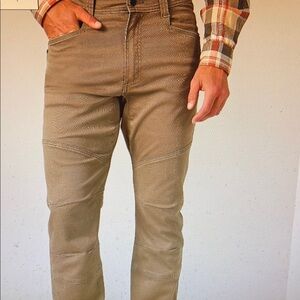 Men's sturdy 38/30 Wrangler Utility Pants in excellent condition.
